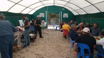 Düzağaç Belediye Başkanı Selçuk Çetinkaya, kasaba pazar yerine kurulan hizmet