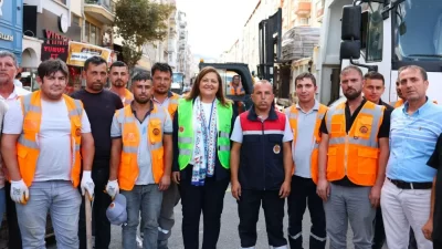 Geçtiğimiz dönemde orta refüj kaldırılarak tek yöne dönüştürülen cadde, bekleneni