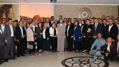     Vali Yiğitbaşı Muhtarlar Günü Etkinliğinde Muhtarlarla BuluştuAfyonkarahisar Valisi