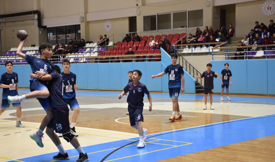Afyonkarahisar’ın ev sahipliğinde düzenlenen Okul Sporları Hentbol Yıldızlar Grup Müsabakaları,