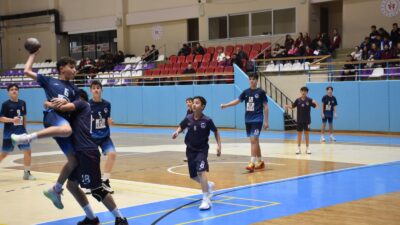 Afyonkarahisar’ın ev sahipliğinde düzenlenen Okul Sporları Hentbol Yıldızlar Grup Müsabakaları,