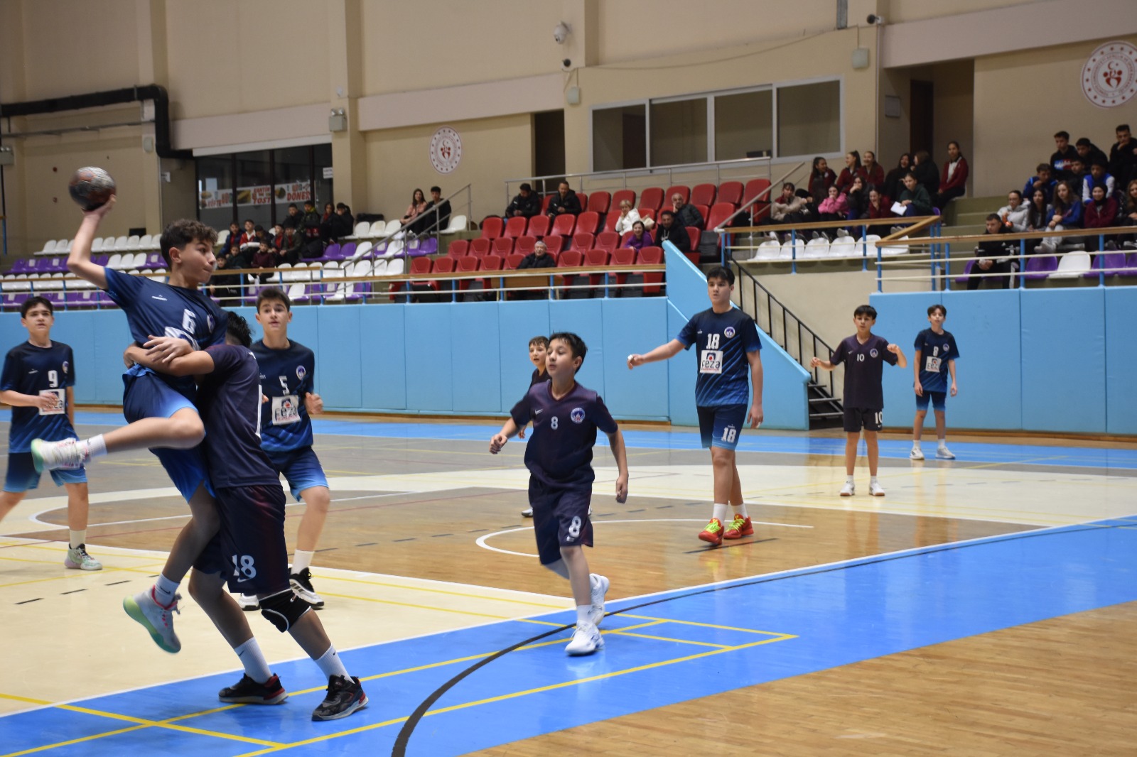 Afyonkarahisar’ın ev sahipliğinde düzenlenen Okul Sporları Hentbol Yıldızlar Grup Müsabakaları,