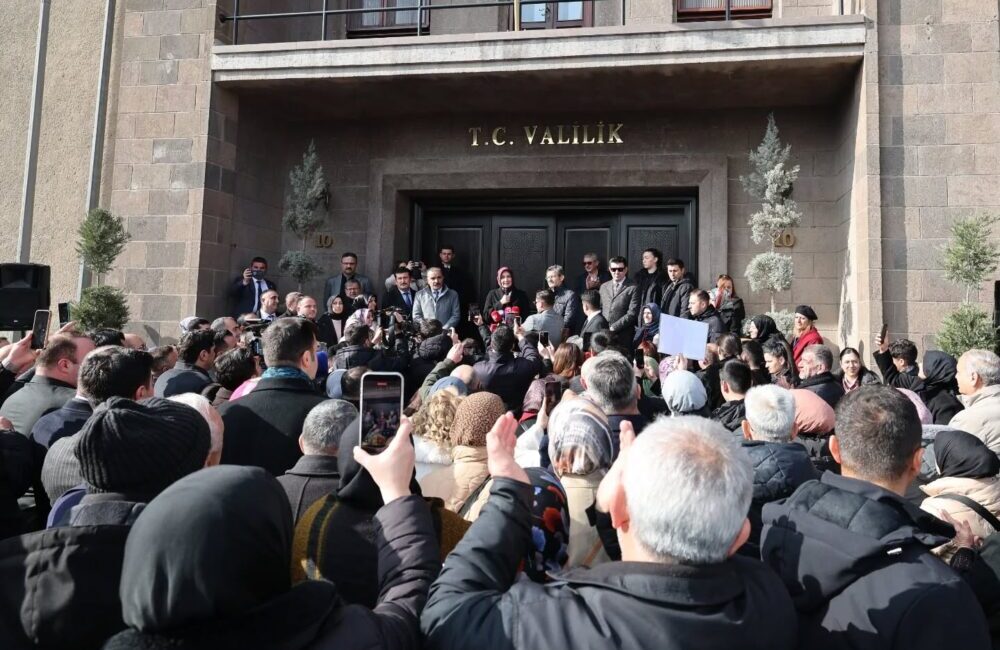 Afyonkarahisar Valiliği Önünde Veda Töreni Cumhurbaşkanlığı kararnamesi ile İçişleri Bakan