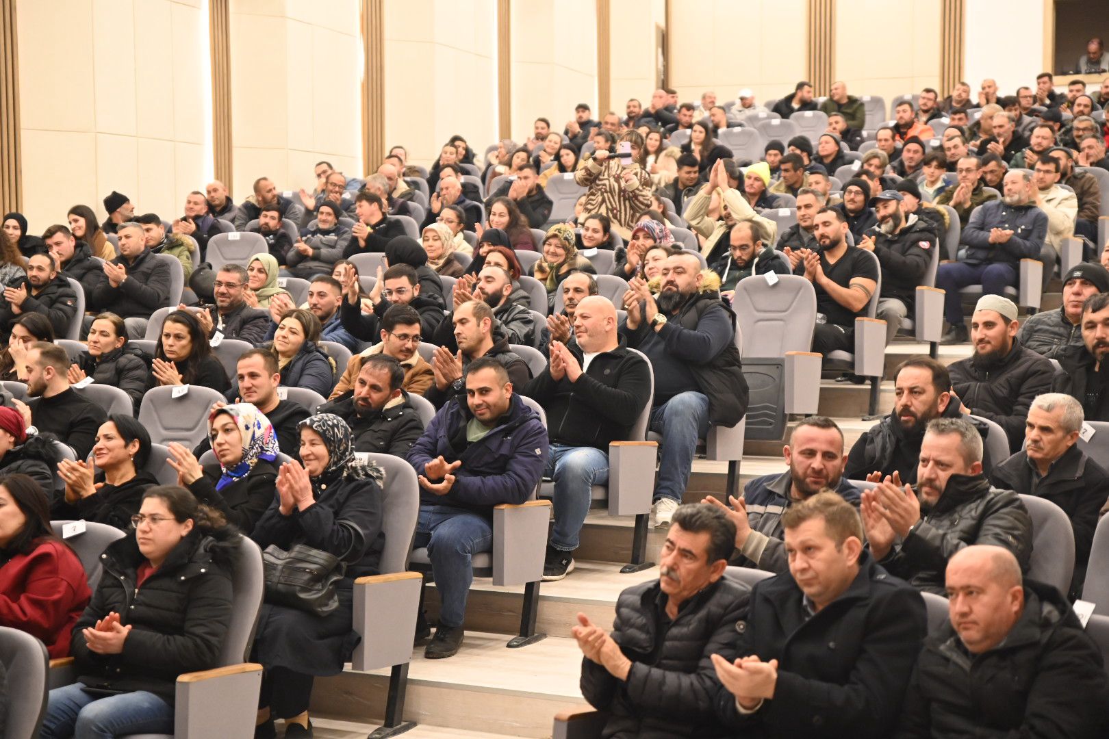 Emirdağ Belediyesi Şirket Personeline Maaş Düzenlemesi Açıklandı 1 Baskan Serkan Koyuncudan Personelin Yuzunu Gulduren Maas Zammi