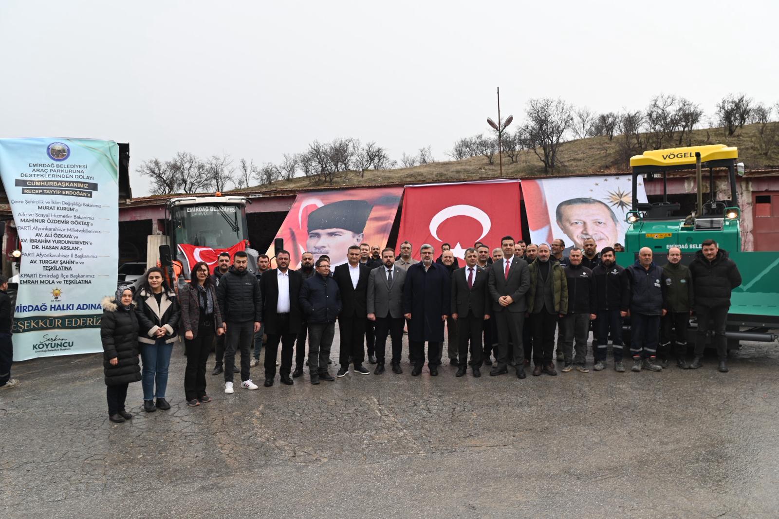 Emirdağ Belediyesi, araç filosuna eklenen finisher ve silindir ile sıcak