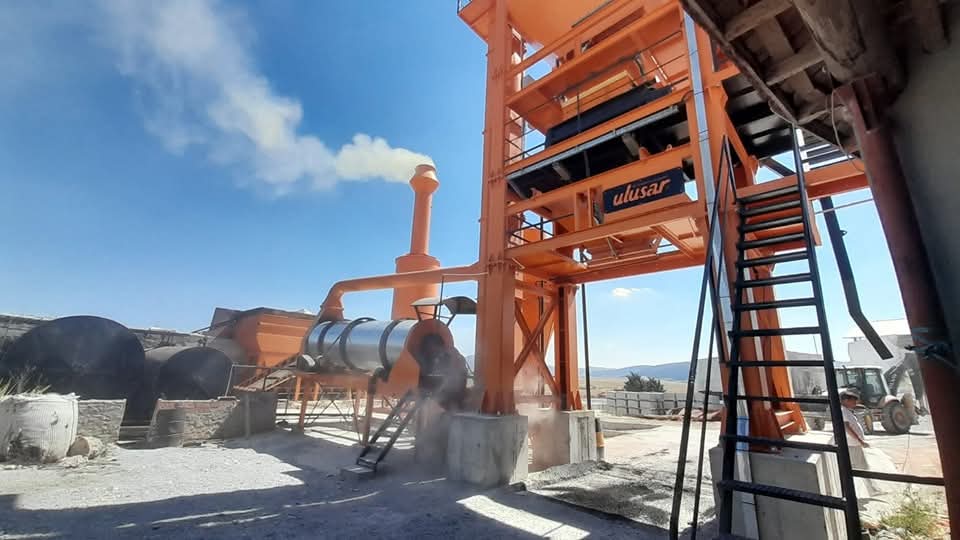 Emirdagda Asfalt Uretimi ve Serimi Belediyenin Kendi Imkanlariyla Yapilacak 3