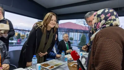 Burcu Köksal, Ramazan ayı dolayısıyla pazarcı esnafıyla iftar programında bir
