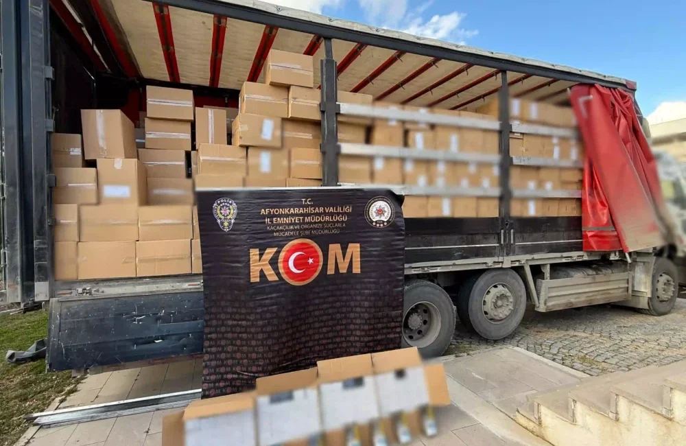 Emniyet ekiplerinin yol uygulamasında durdurduğu araçta 6 milyon 500 bin