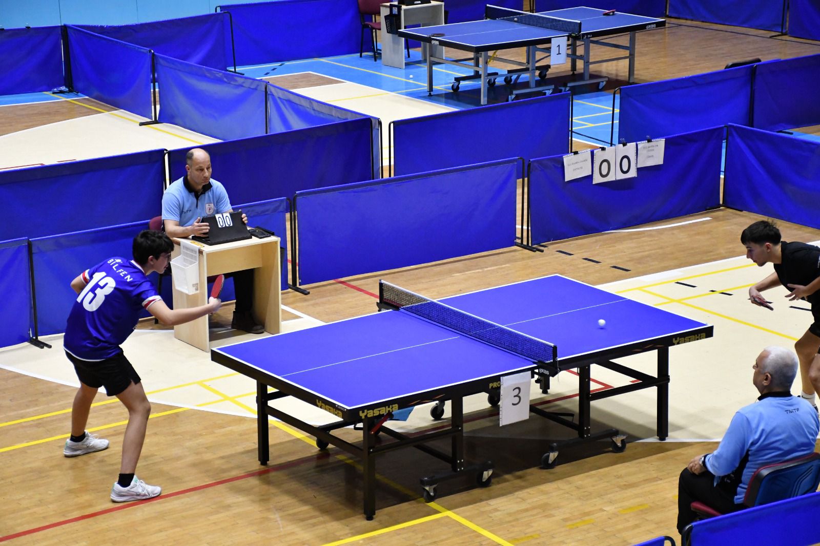 Afyonkarahisar’da Okul Sporları kapsamında düzenlenen Masa Tenisi Gençler Grup Müsabakaları,