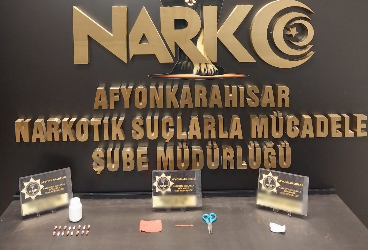 Afyonkarahisar İl Emniyet Müdürlüğü ekiplerince sokak satıcılarına yönelik gerçekleştirilen çalışmalar