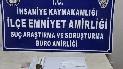Afyonkarahisar Emniyet Müdürlüğü ekipleri, İhsaniye ilçesinde uyuşturucu madde satıcıları ve