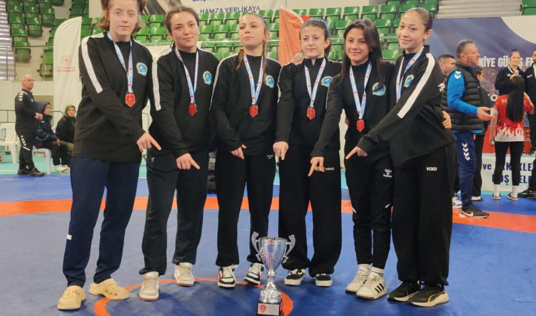 Kocaeli’nin Darıca ilçesinde düzenlenen U17 Türkiye Şampiyonası’nda Taşoluk Belediye Spor