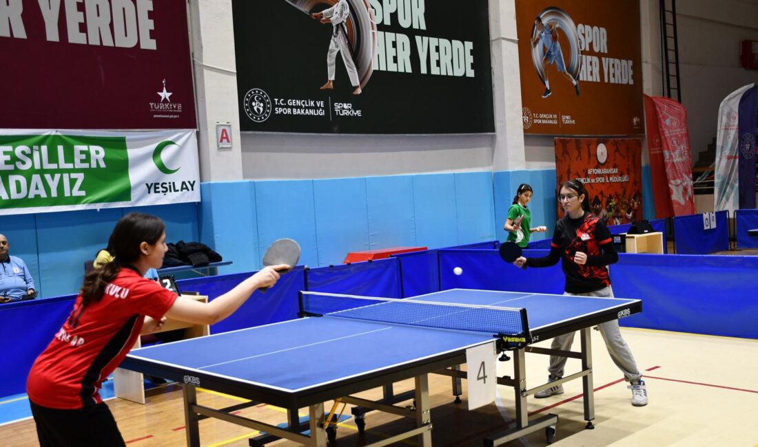 Afyonkarahisar’da Okul Sporları faaliyetleri kapsamında düzenlenen Yıldızlar Masa Tenisi İl