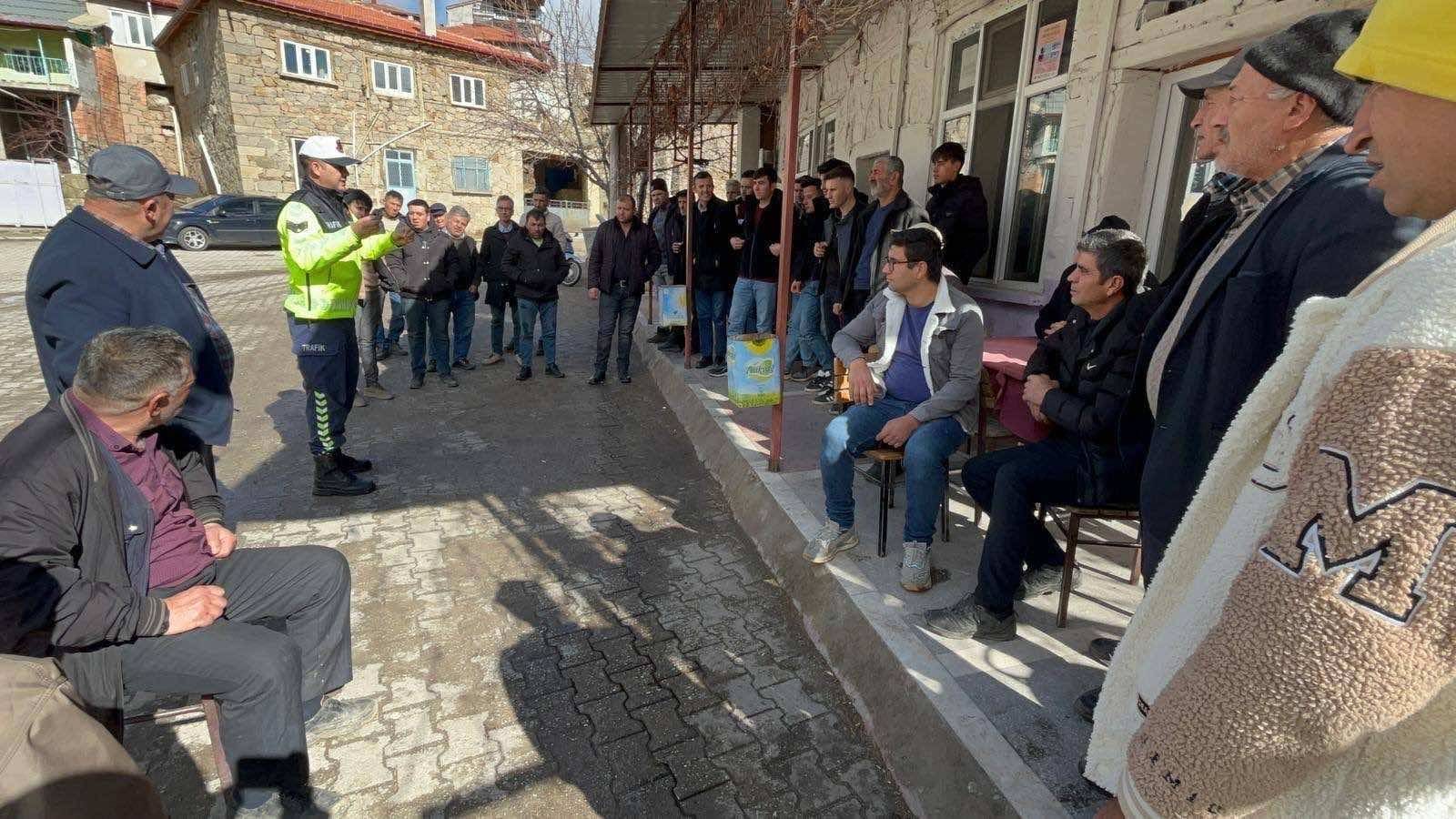 Afyonkarahisar İl Jandarma Komutanlığı tarafından, trafik güvenliğinin artırılması ve toplumda