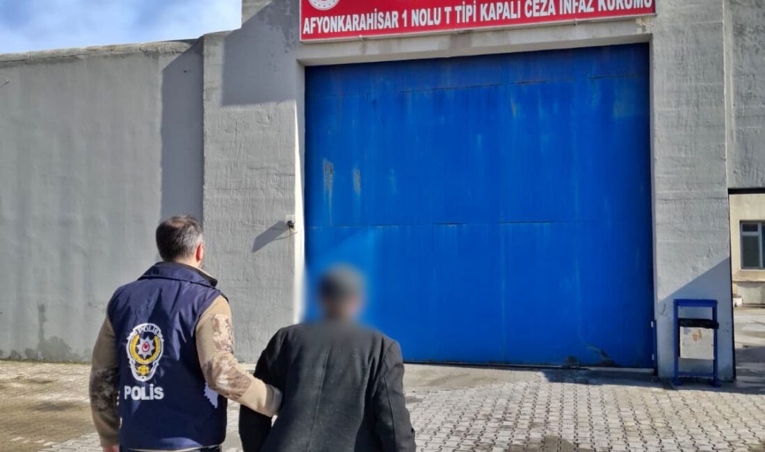 Afyonkarahisar’da polis ekiplerince aranan şahıslara yönelik çalışmalarda, yakın akrabayı öldürme