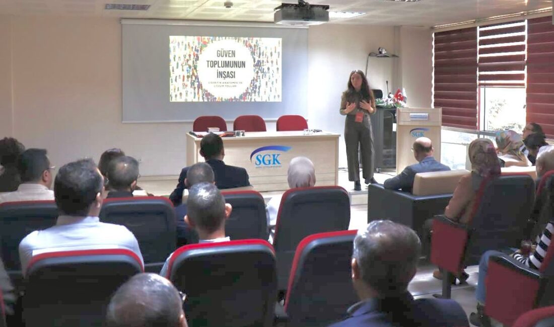 KADEM Afyonkarahisar Temsilciliği, SGK İl Müdürlüğü personeline yönelik düzenlediği eğitimde