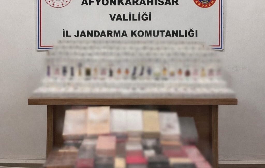Afyonkarahisar İl Jandarma Komutanlığı ekiplerinin Sülümenli beldesinde düzenlediği operasyonda 665