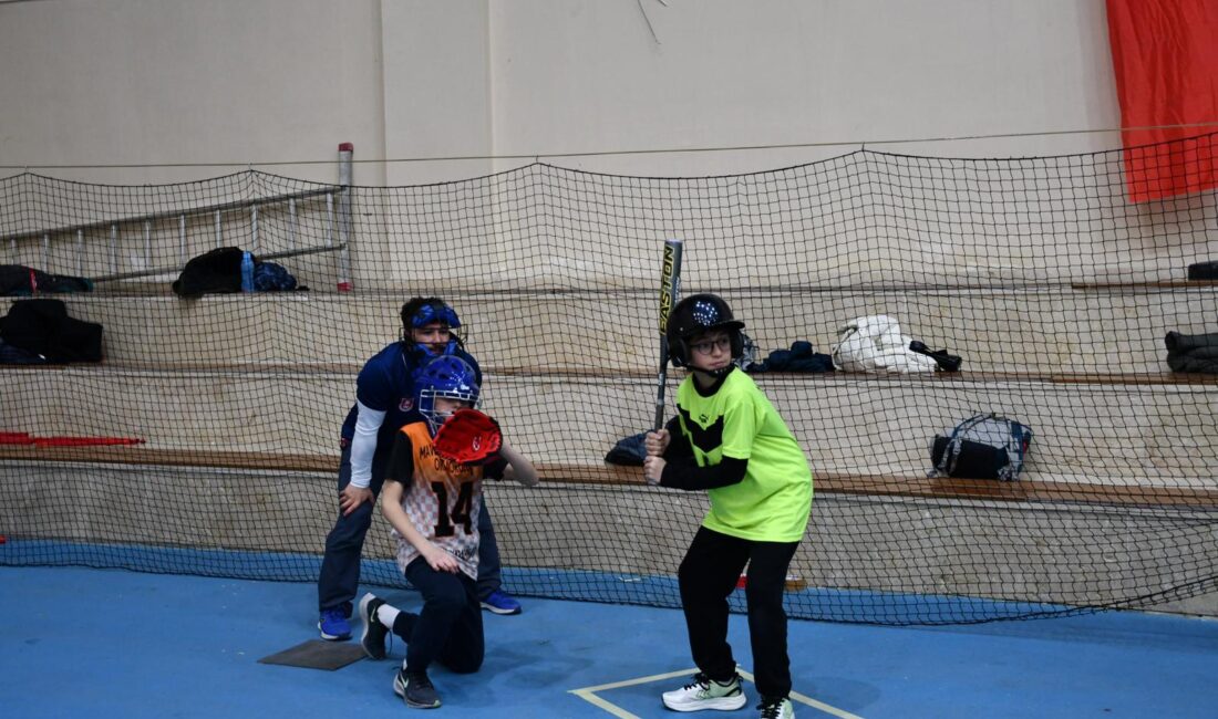 Afyonkarahisar’da Okul Sporları Küçükler ve Yıldızlar Beyzbol Müsabakaları sona erdi.