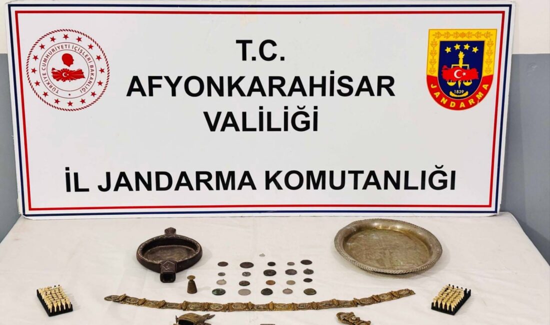 Afyonkarahisar’da jandarma ekiplerinin Sinanpaşa Garipçe köyünde yaptığı aramada 24 adet