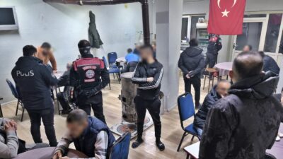 Afyonkarahisar Emniyet Müdürlüğü ekiplerince Dazkırı’da gerçekleştirilen huzur uygulamasında 356 şahıs