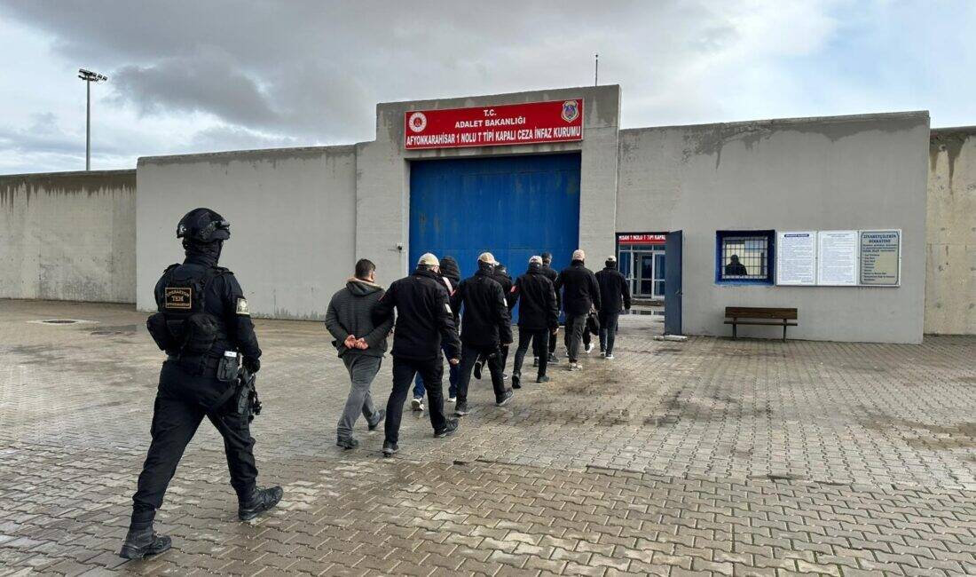 Afyonkarahisar DEAŞ operasyonu kapsamında Ankara, Kırşehir ve Kayseri’de düzenlenen eş