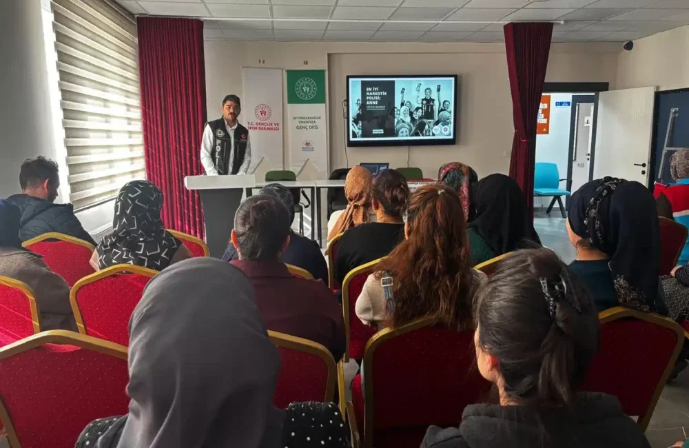 Sinanpaşa’da ADEM kursiyerlerine uyuşturucu ile mücadele, kadına karşı şiddet ve