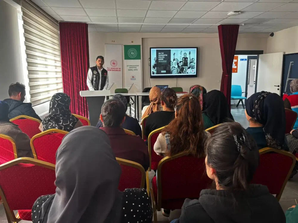 Sinanpaşa’da ADEM kursiyerlerine uyuşturucu ile mücadele, kadına karşı şiddet ve