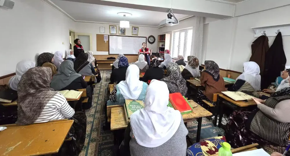 Afyonkarahisar İl Tarım ve Orman Müdürlüğü, Işıklar beldesinde kadın çiftçilere