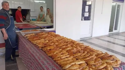 Afyonkarahisar’ın İhsaniye ilçesine bağlı Bozüyük Köyü’nde Ramazan ayı boyunca anlamlı