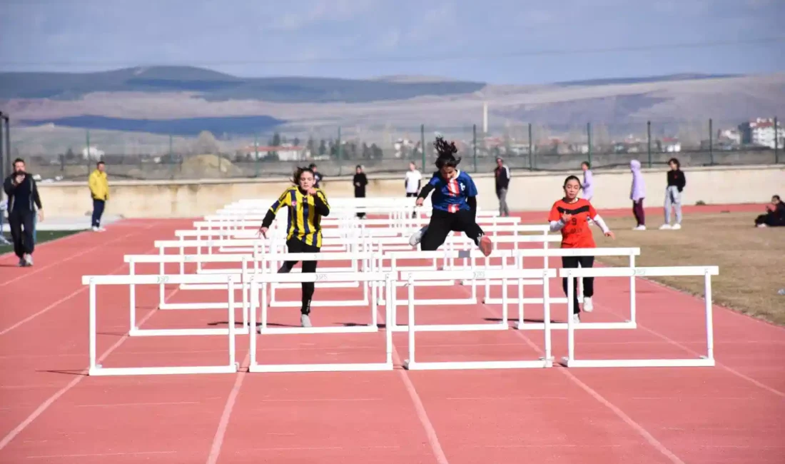 Kocatepe Spor Kompleksi’nde Atletizm CoşkusuAfyonkarahisar Kocatepe Spor Kompleksi’nde düzenlenen Okul