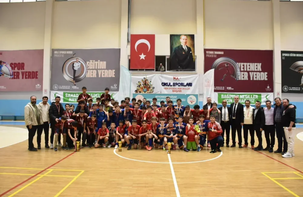 Tınaztepe Spor Salonu’nda Heyecan Dolu Final Okul Sporları kapsamında düzenlenen