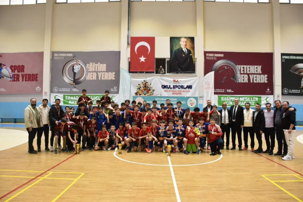 Tınaztepe Spor Salonu’nda Heyecan Dolu Final Okul Sporları kapsamında düzenlenen