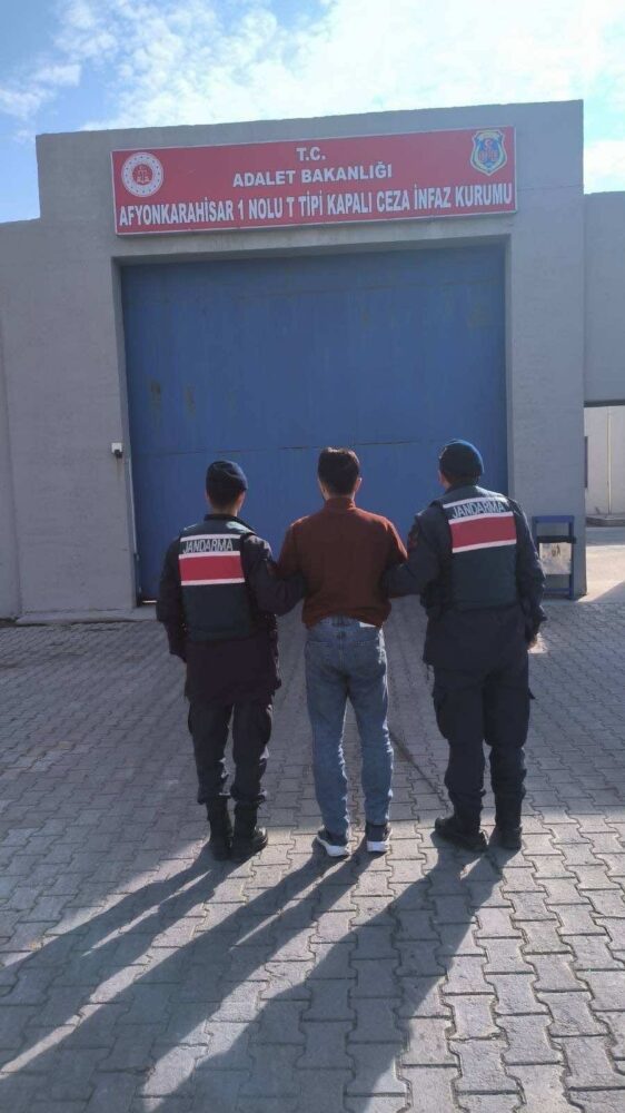 Afyonkarahisar’da Jandarmadan Hırsızlık ve Firar Suçlusuna Yönelik Başarılı Operasyon: H.H.K.