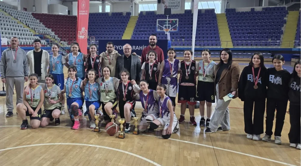 Prof. Dr. Veysel Eroğlu Spor Salonu’nda Basketbol Heyecanı Okul Sporları