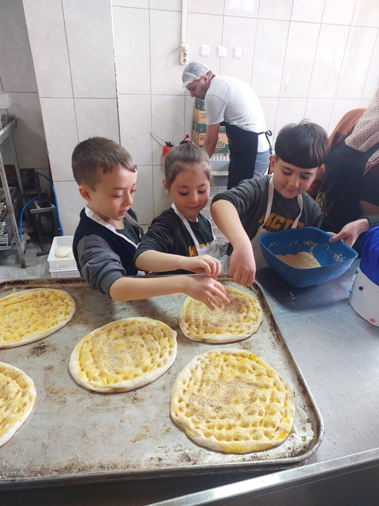 Afyonkarahisar Kocatepe İlkokulu 1/B sınıfı öğrencileri, Ramazan ayı etkinlikleri kapsamında