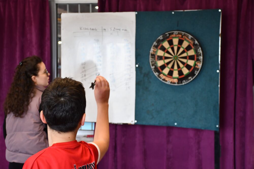 Şehit Ömer Halisdemir Ortaokulu Dart Turnuvasını Birinci Tamamladı