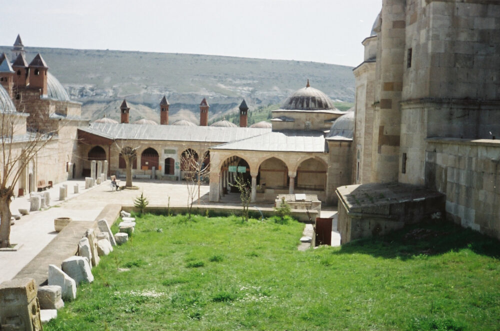 20160420130832457 Seyyid Battal Gazi Kulliyesi ve Turbesi 4