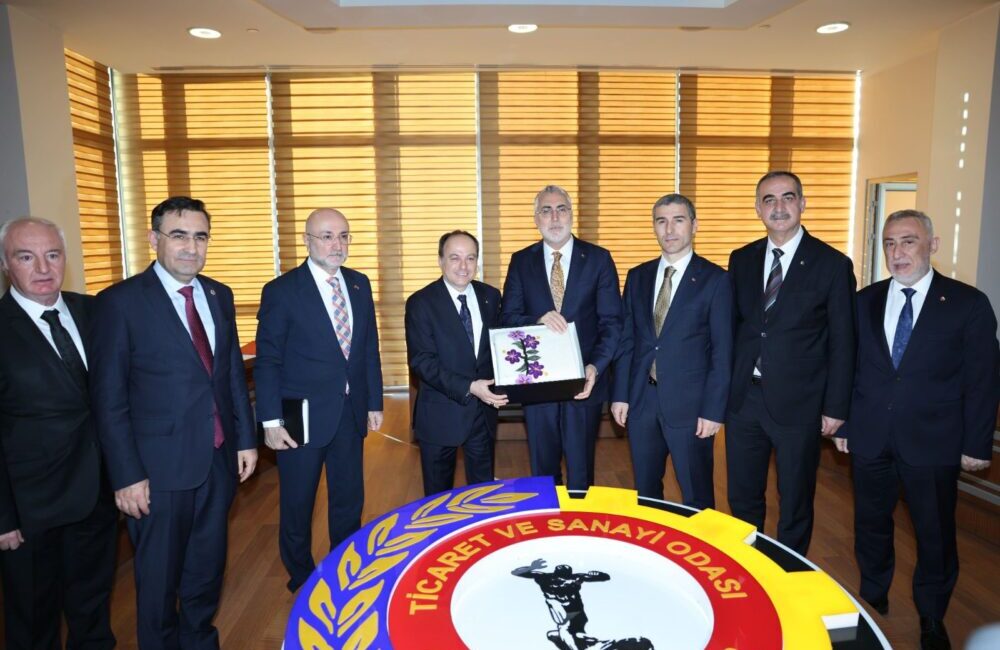 Bakan Vedat Işıkhan Afyonkarahisar’da İş Dünyasıyla Buluştu