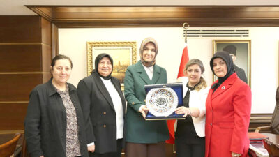 &nbsp; Afyonlu Kadın Muhtarlardan Bakan Yardımcısı Kübra Güran Yiğitbaşı’na Ziyaret