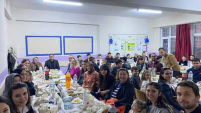 Afyonkarahisar’ın İhsaniye ilçesine bağlı Bozhüyük Köyü’nde geleneksel iftar programı düzenlendi.