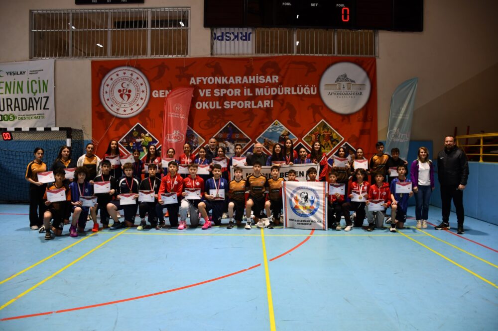 Afyonkarahisar korfbol okul sporlari Afyon spor haberleri Cigiltepe Spor Salonu Yilmaz Ersen Denizli Hava Suleyman Yaglica Ortaokulu Konya Mehmet Begen Ortaokulu genclik spor 2
