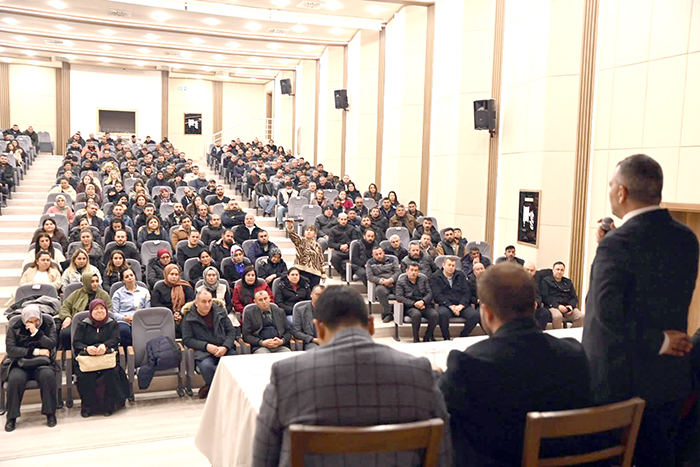 &nbsp; Bayram Öncesi Belediye Personeline Müjde Emirdağ Belediye Başkanı Serkan