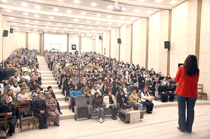 Emirdağ Belediyesi Gençlik Merkezi koordinesinde düzenlenen “Emirdağ’da Gönül Sohbetleri 4