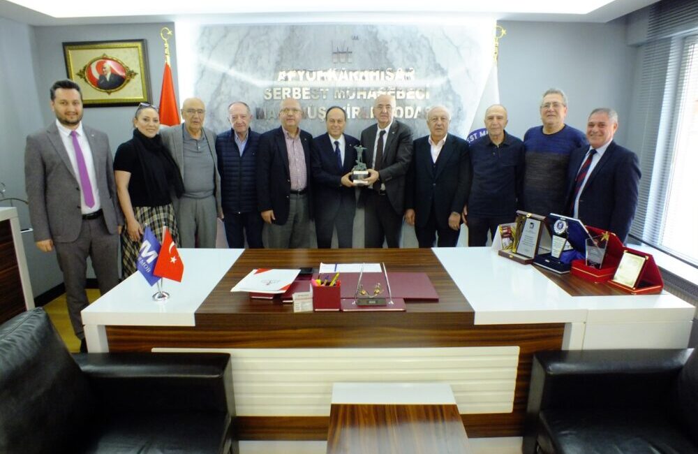 Afyonkarahisar Eğitim Vakfı, Muhasebe Haftası dolayısıyla SMMM Odası’nı ziyaret ederek,