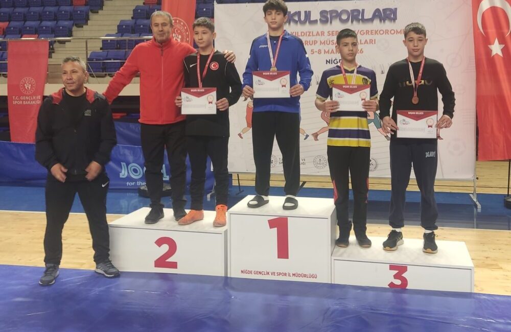 Afyonkarahisarlı sporcular, Niğde’de düzenlenen Okul Sporları Yıldız Erkekler Serbest Güreş