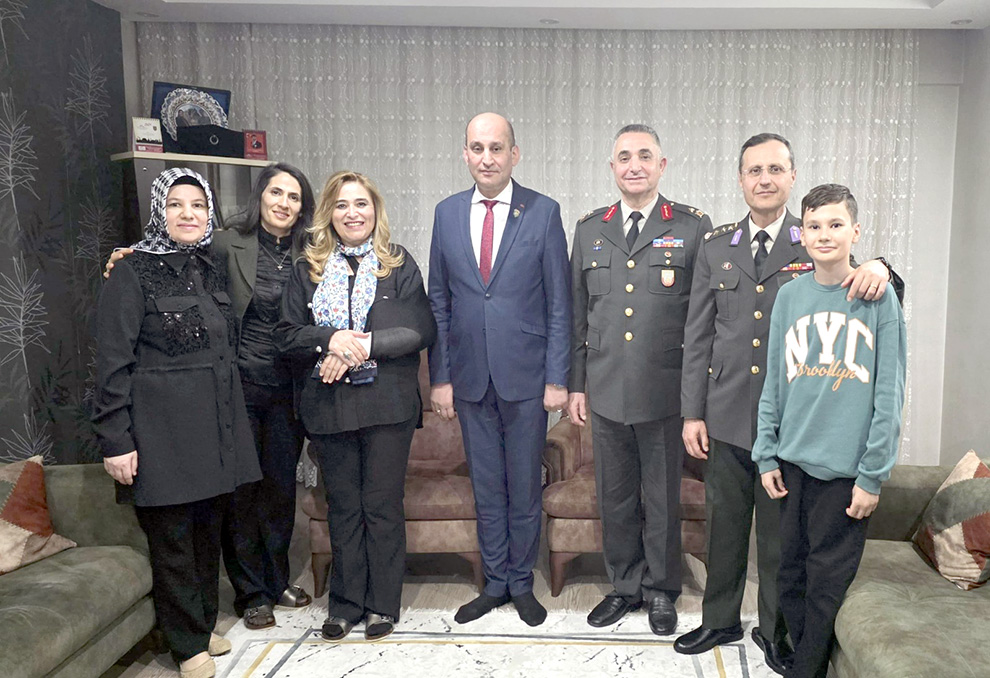 &nbsp; &nbsp; Garnizon Komutanı Tecimer’den Anlamlı Ziyaret Yalçın Tecimer, Kurmay