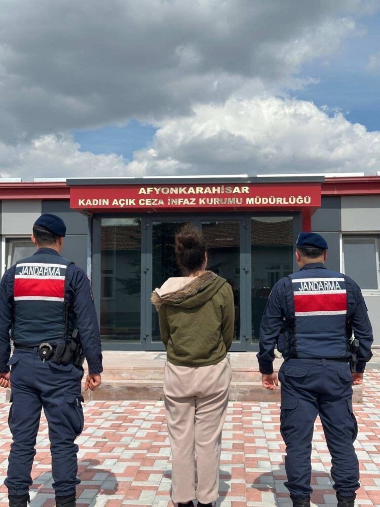 Afyonkarahisar İl Jandarma Komutanlığı, son bir hafta içerisinde gerçekleştirdiği yol