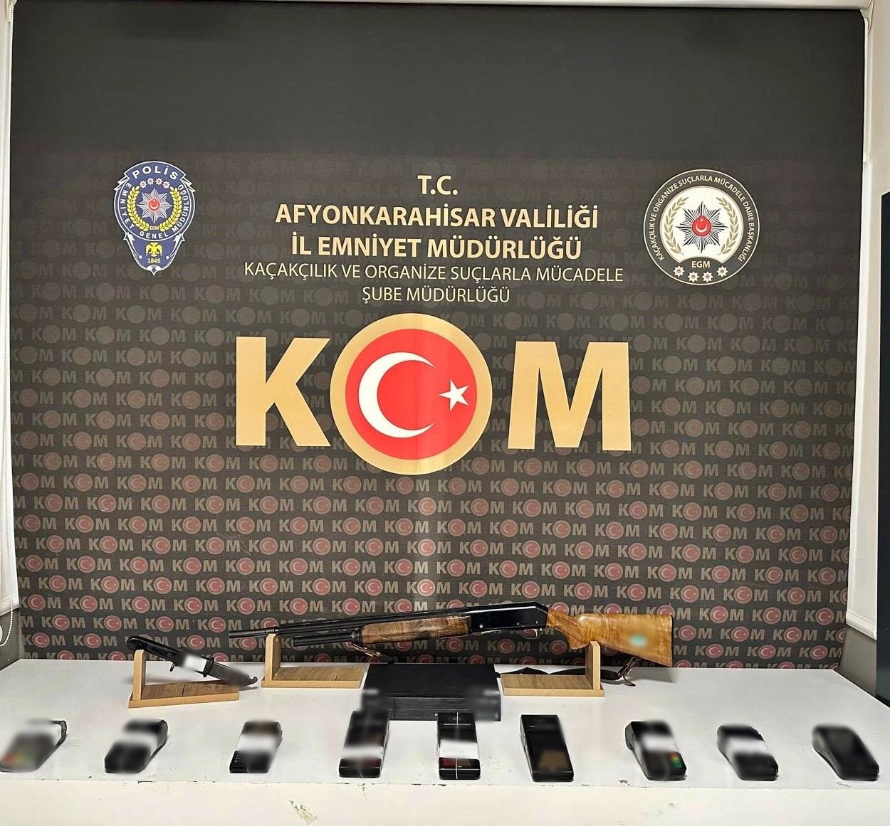 🚨 DİNAR MERKEZLİ TEFECİLİK OPERASYONU: 4 ŞÜPHELİ TUTUKLANDI! &nbsp; 📰