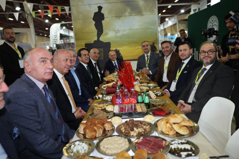 &nbsp; 📰 Afyon standı ziyaretçi akınına uğradı Afyonkarahisar Ticaret ve