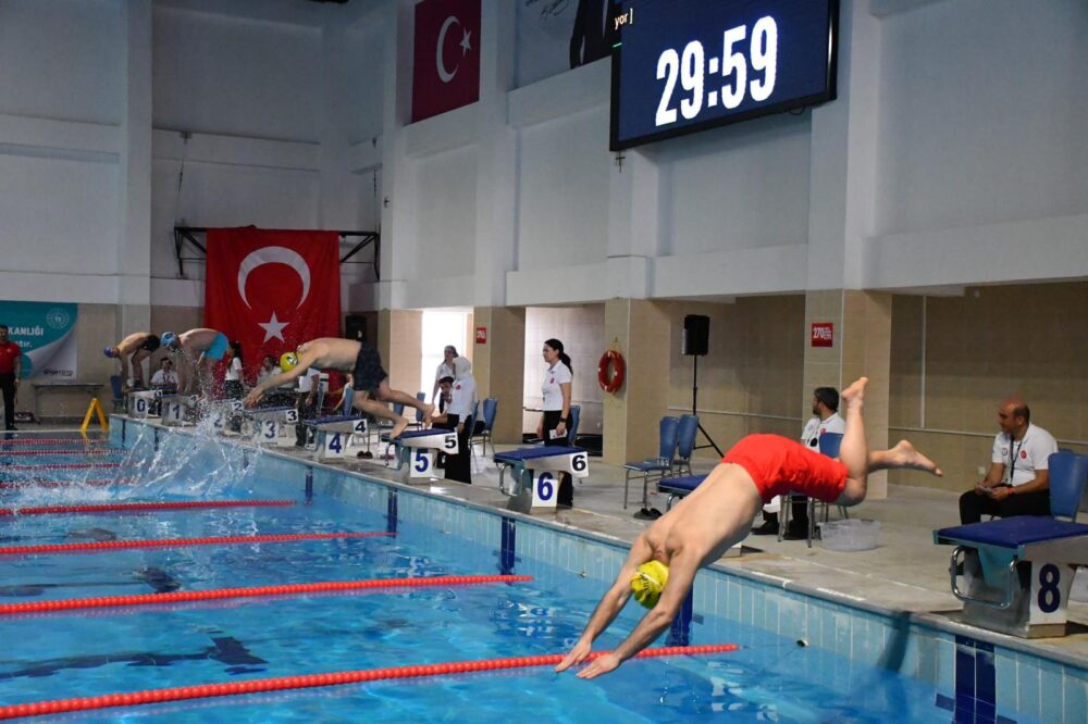 &nbsp; Türk Devletleri Herkes İçin Yüzme Müsabakaları Afyonkarahisar’da Yapıldı Türk